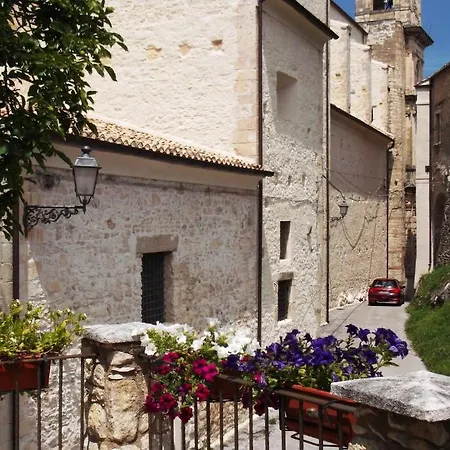 Porta Maiella * San Valentino in Abruzzo Citeriore